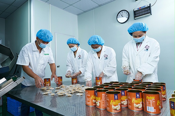 速盈娱乐坚果加工厂专业OEM代加工