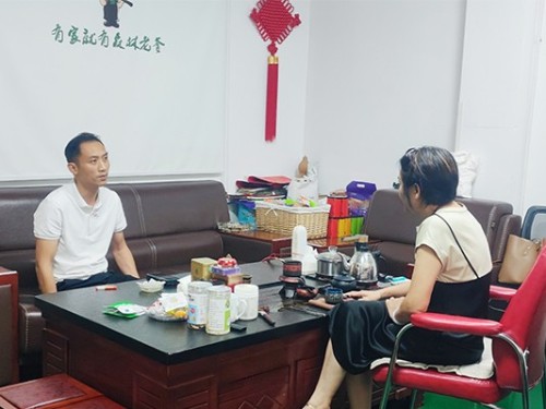 速盈娱乐坚果加工厂和关总洽谈坚果代工