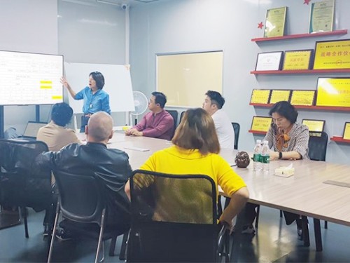 速盈娱乐与东莞创新企业家深入洽谈高端坚果定制合作