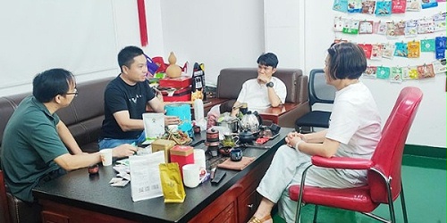 速盈娱乐坚果加工厂 跟东莞郝总和欧阳总洽谈每日坚果代加工