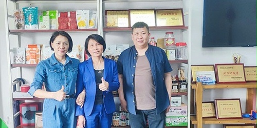 速盈娱乐每日坚果代工厂与果源果乐张总洽淡坚果休闲零食合作事宜