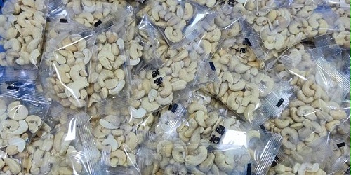 速盈娱乐坚果代工厂团餐腰果包出货