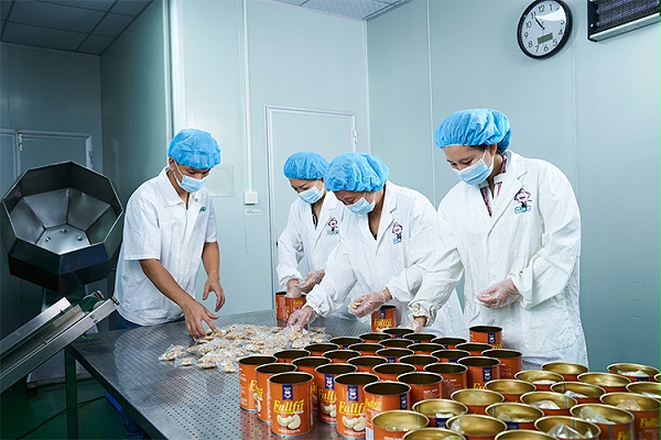 速盈娱乐坚果代工厂专注坚果礼盒定制加工企业礼盒定制