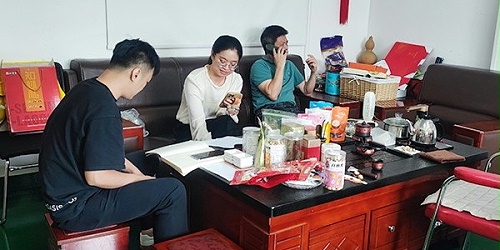 东莞宁总一行人光临速盈娱乐了解坚果加工项目