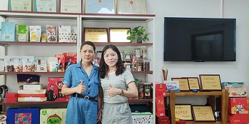 速盈娱乐坚果代工厂与东莞陈总洽谈坚果代加工业务