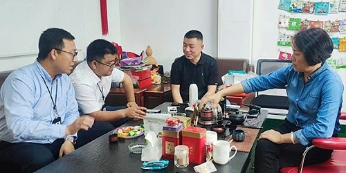 速盈娱乐坚果加工厂与东莞王总洽谈坚果代工事宜