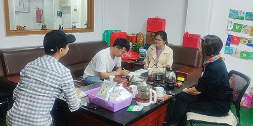 速盈娱乐坚果代工厂全员参与加入短视频营销