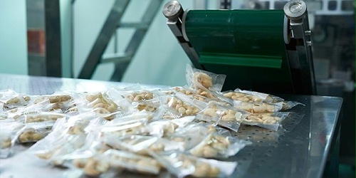 速盈娱乐坚果代工厂坚果炒货批发企业礼盒定制