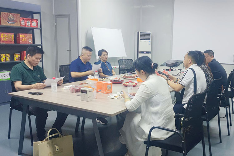 速盈娱乐坚果厂与南航洽淡坚果供应 批发