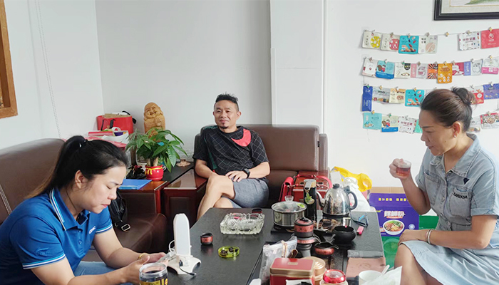 速盈娱乐坚果代工厂与东莞杨总洽谈坚果代工