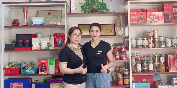 速盈娱乐与东莞邓总洽淡合作坚果贴牌代工与批发