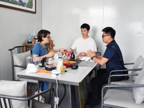 强强联手 共创共赢 速盈娱乐与浙江张总就坚果贴牌代工达成战略合作意向