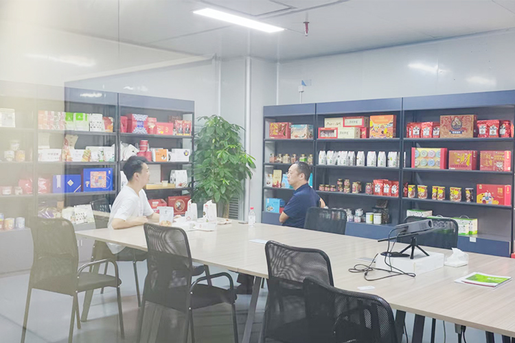 东莞赵总莅临速盈娱乐洽谈坚果代工合作