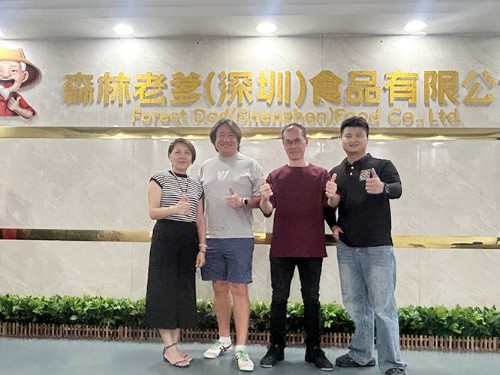 新加坡客户到访速盈娱乐洽谈坚果代工合作共拓健康零食市场